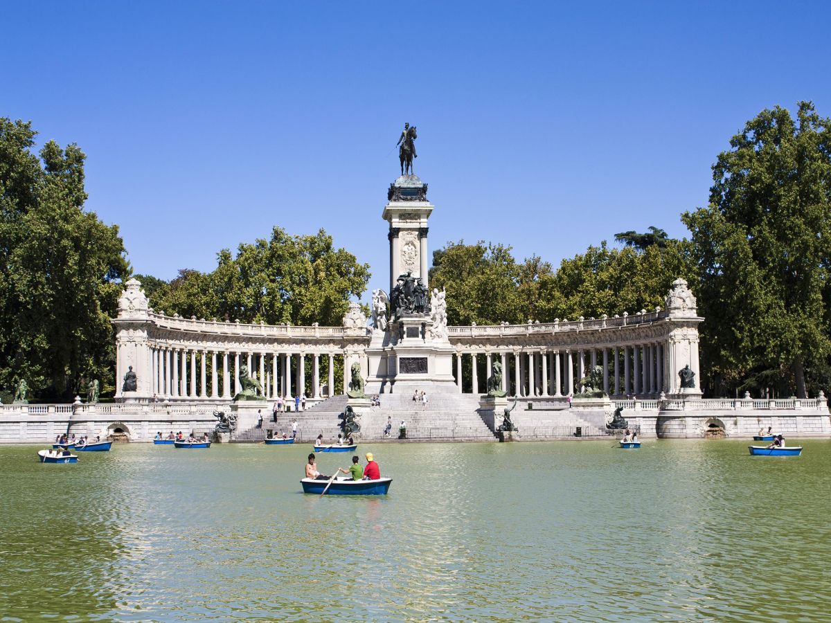 El Retiro Park and the cultural landscape of Madrid