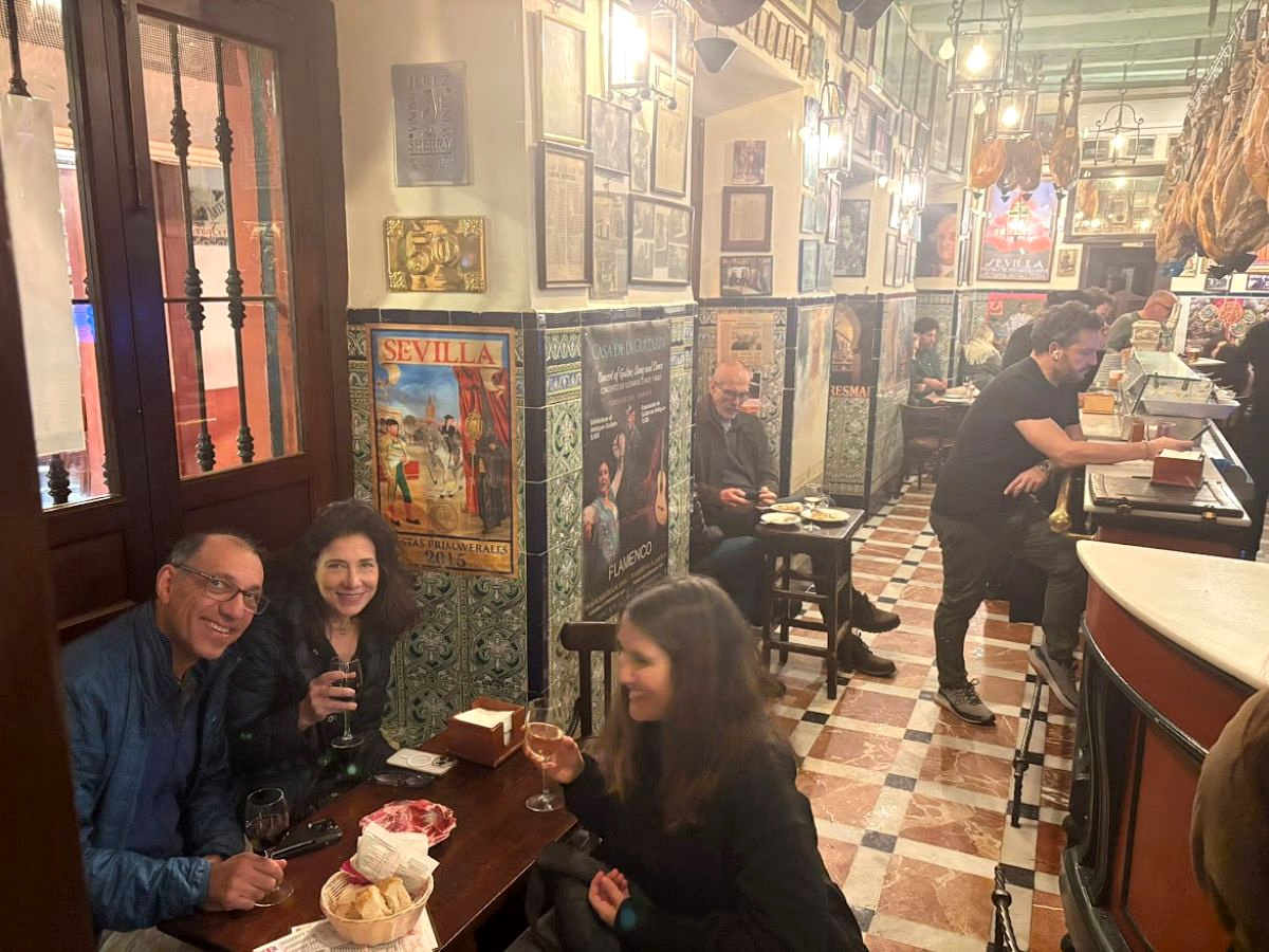 Tapas and local gastronomy in Sevilla
